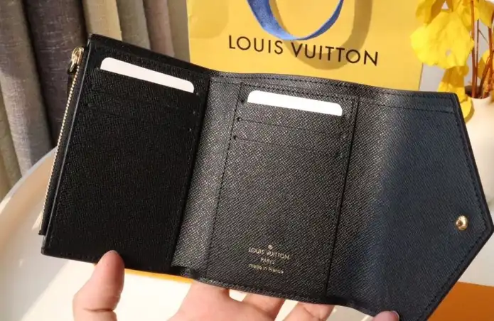 LV Wallets 4178F-0125