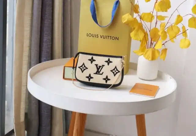 LV Wallets 4178F-0127