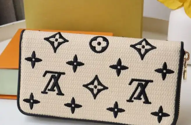 LV Wallets 4178F-0128