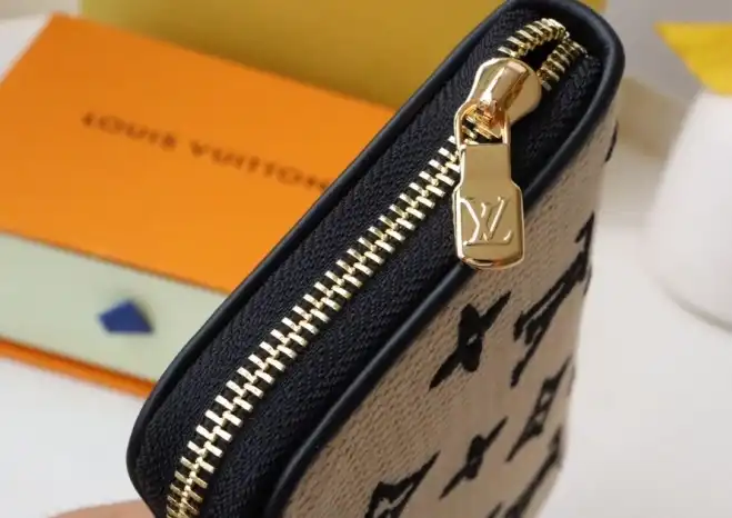 LV Wallets 4178F-0128