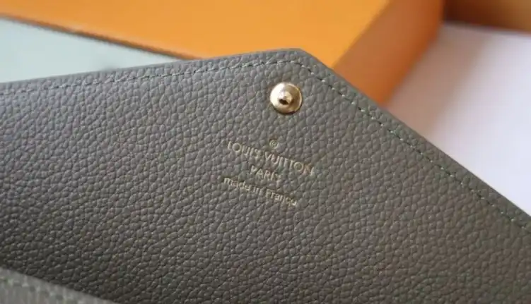 LV Wallets 4178G-0001