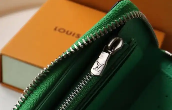 LV Wallets 4178G-0007