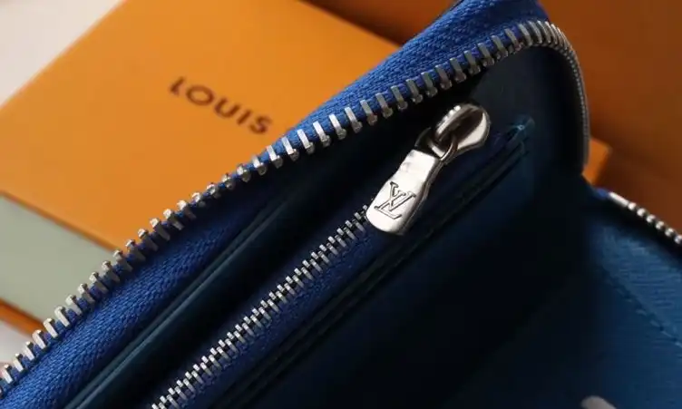 LV Wallets 4178G-0008