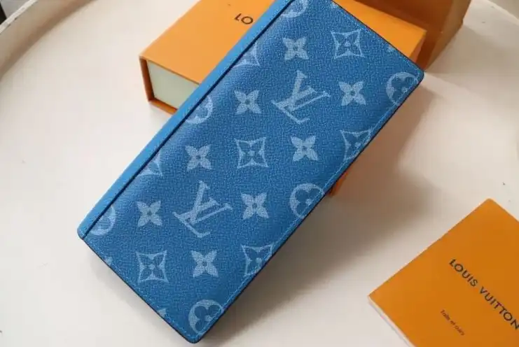 LV Wallets 4178G-0009