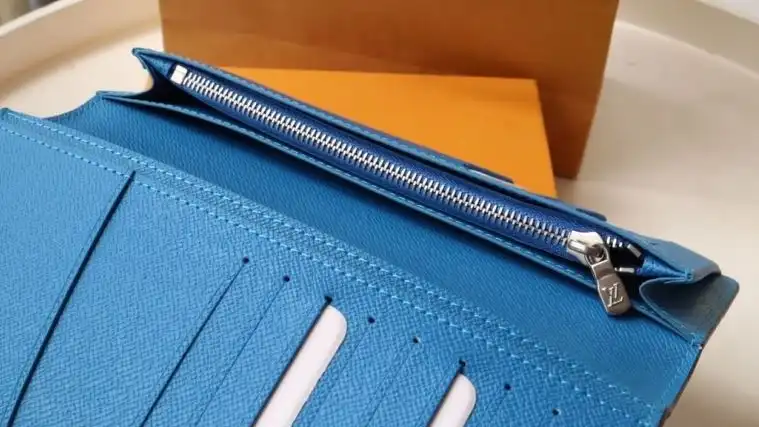 LV Wallets 4178G-0009