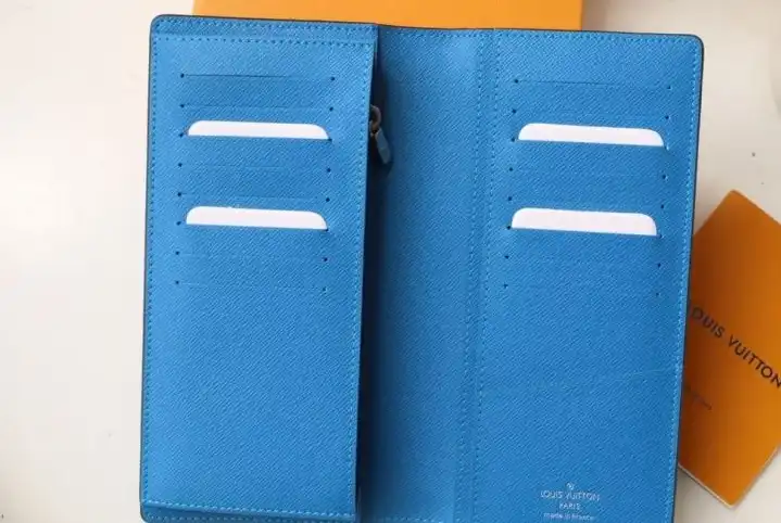 LV Wallets 4178G-0009