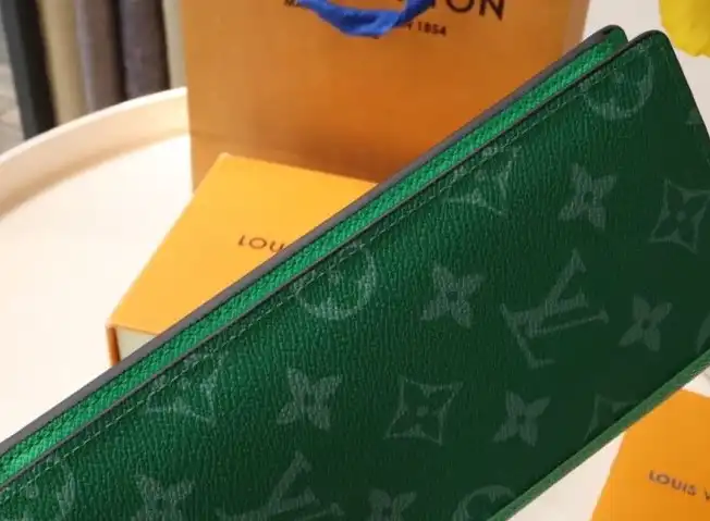 LV Wallets 4178G-0010
