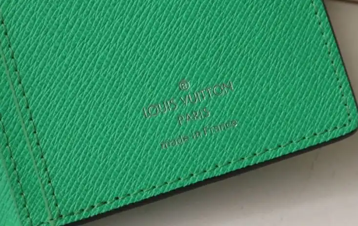 LV Wallets 4178G-0010