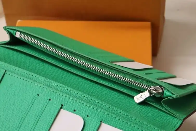 LV Wallets 4178G-0010