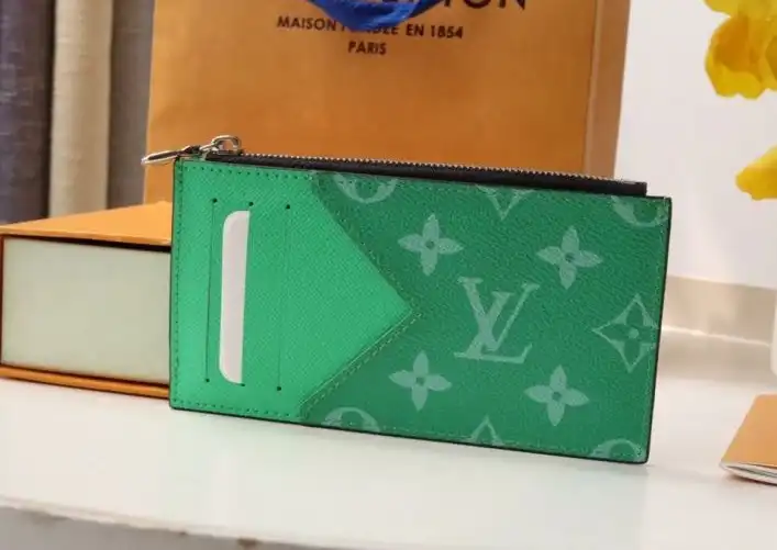 LV Wallets 4178G-0011