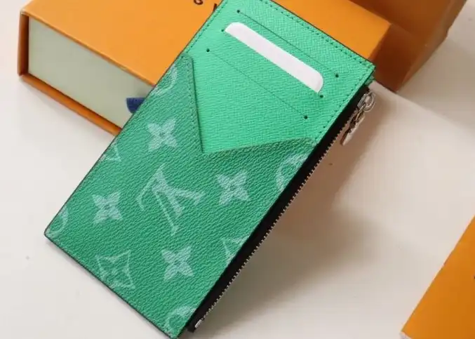 LV Wallets 4178G-0011