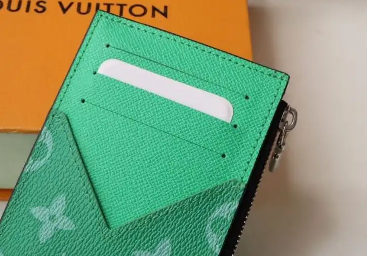 LV Wallets 4178G-0011