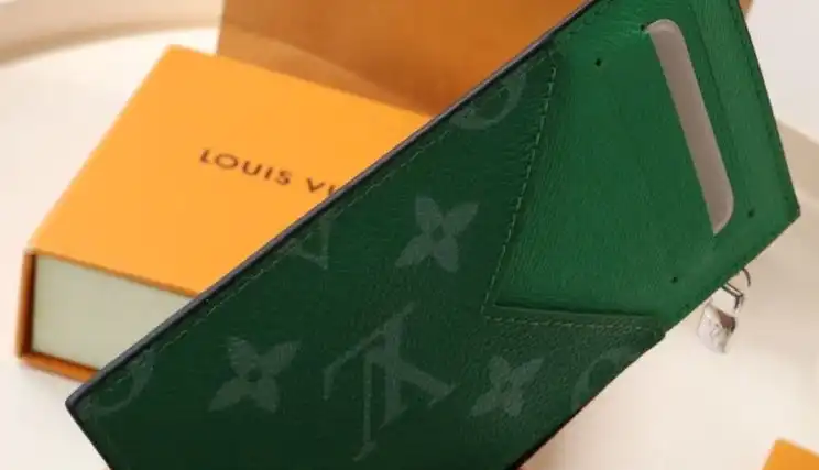LV Wallets 4178G-0011