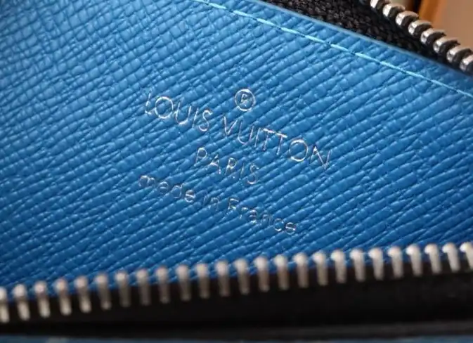 LV Wallets 4178G-0012