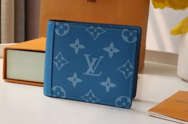LV Wallets 4178G-0013