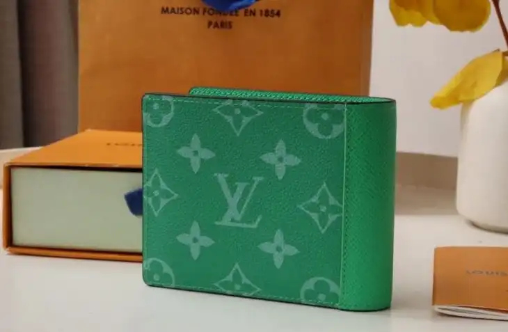 LV Wallets 4178G-0014