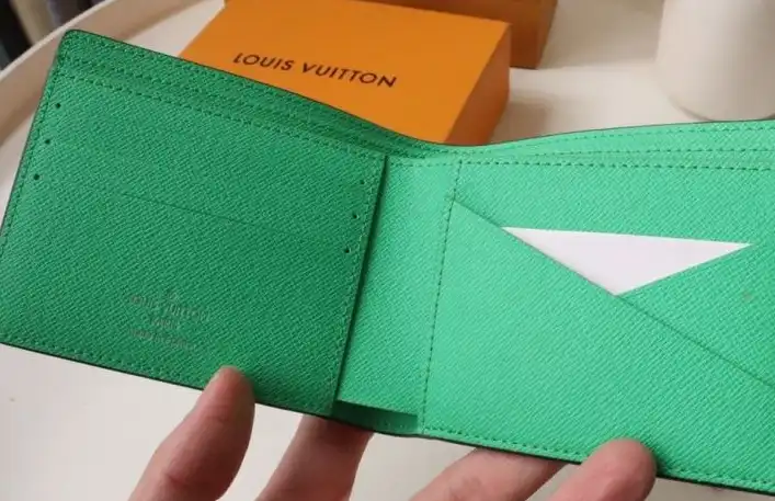 LV Wallets 4178G-0014