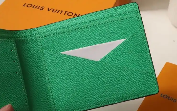 LV Wallets 4178G-0014