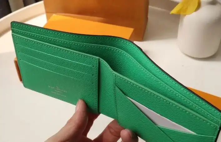 LV Wallets 4178G-0014