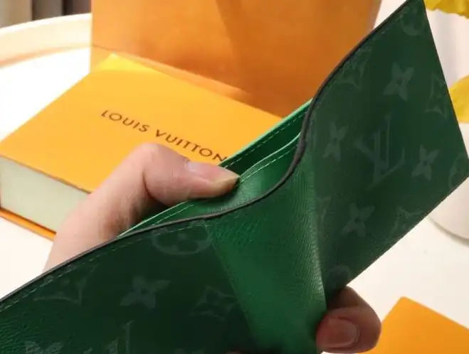 LV Wallets 4178G-0014