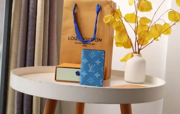 LV Wallets 4178G-0015
