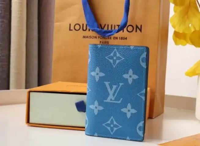 LV Wallets 4178G-0015