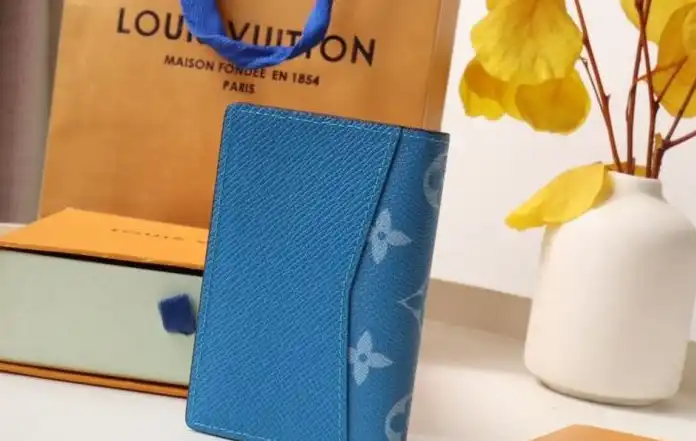 LV Wallets 4178G-0015