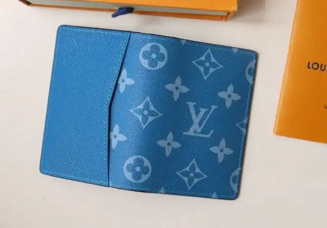 LV Wallets 4178G-0015