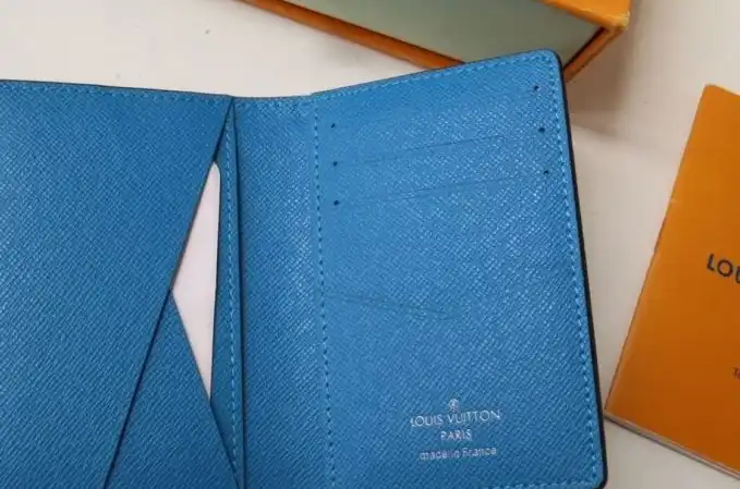 LV Wallets 4178G-0015