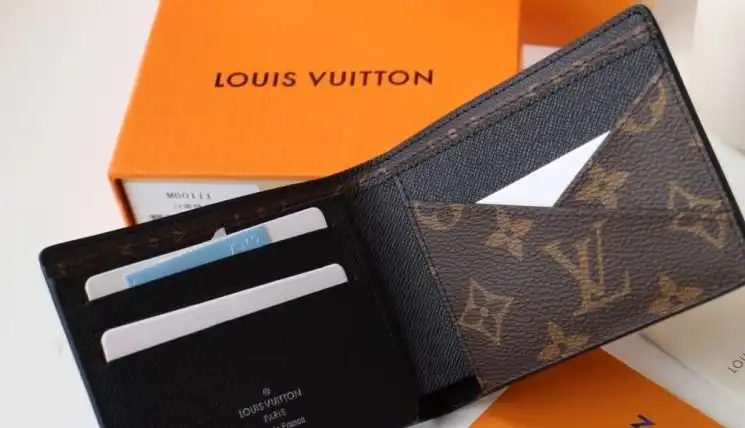 LV Wallets 4178G-0018