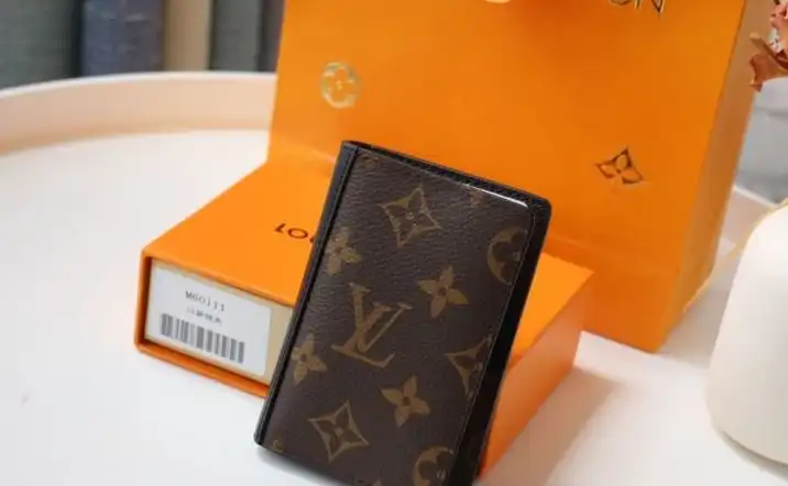 LV Wallets 4178G-0019
