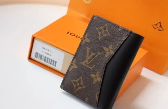 LV Wallets 4178G-0019