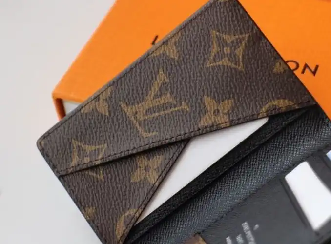 LV Wallets 4178G-0019