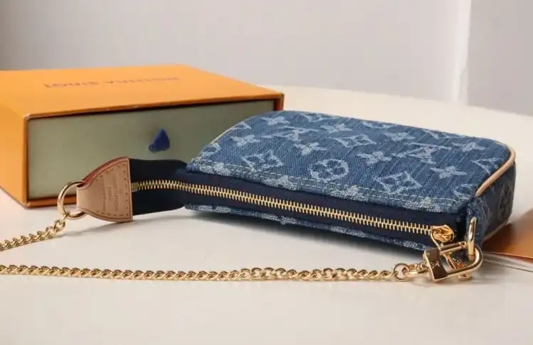 LV Clutch Bags 4178G-0021