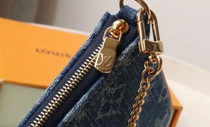 LV Clutch Bags 4178G-0021