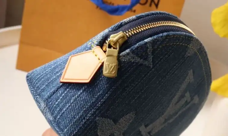 LV Wallets 4178G-0022