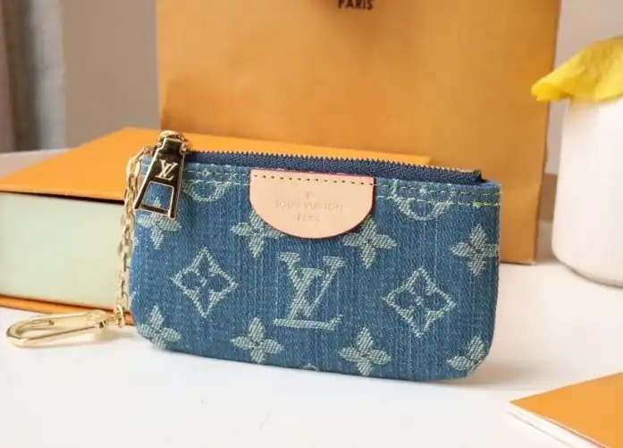 LV Wallets 4178G-0023