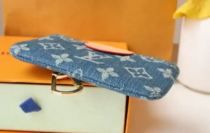 LV Wallets 4178G-0023
