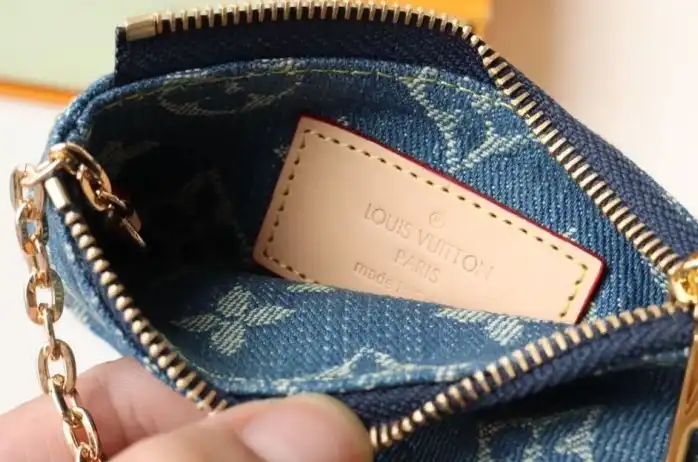 LV Wallets 4178G-0023