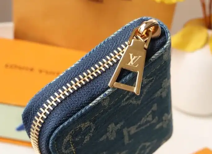 LV Wallets 4178G-0024