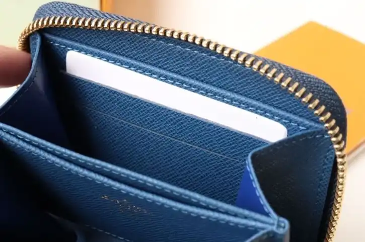 LV Wallets 4178G-0024