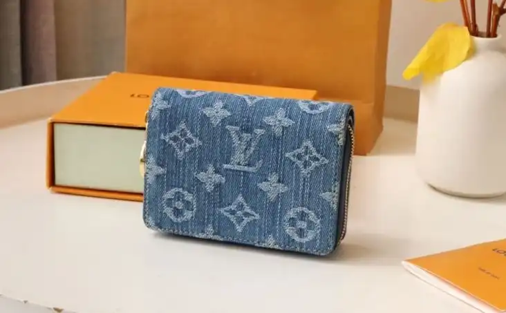 LV Wallets 4178G-0026