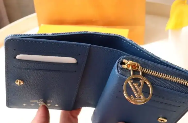 LV Wallets 4178G-0026
