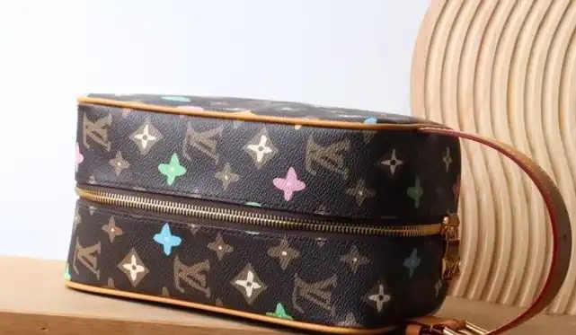 LV Cosmetic Bags 4178G-0029