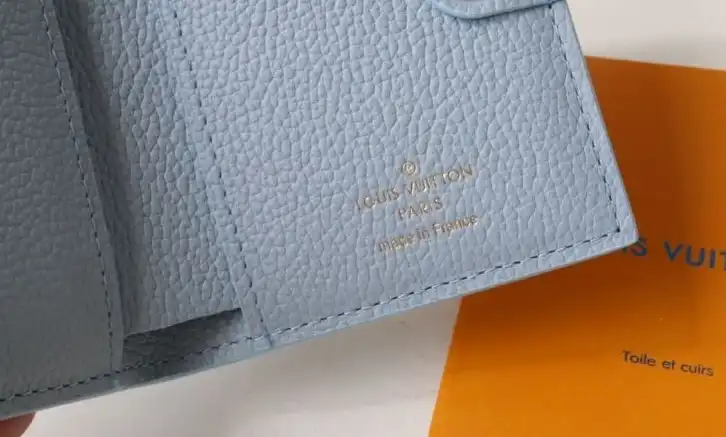 LV Wallets 4178G-0032