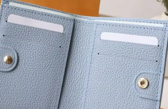 LV Wallets 4178G-0032
