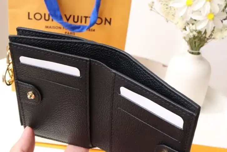 LV Wallets 4178G-0033