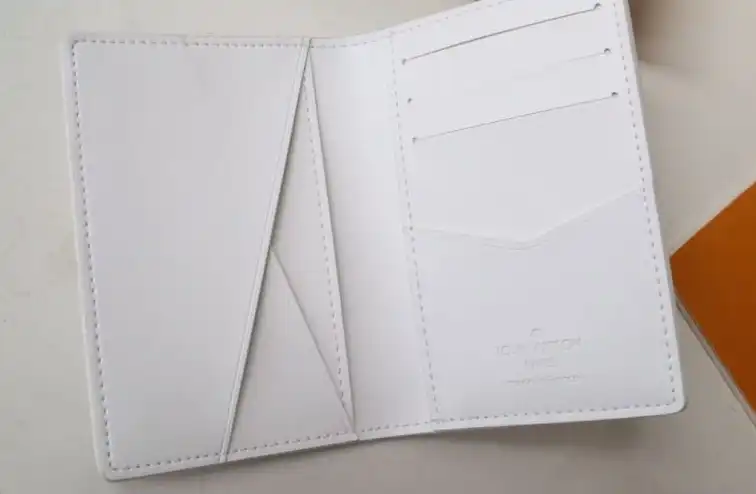 LV Wallets 4178G-0034