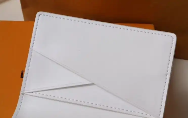 LV Wallets 4178G-0034