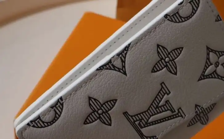 LV Wallets 4178G-0034